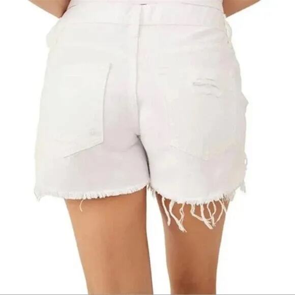 Free People We The Free Maggie Distressed Shorts Sz.26 NWT - Picture 3 of 7
